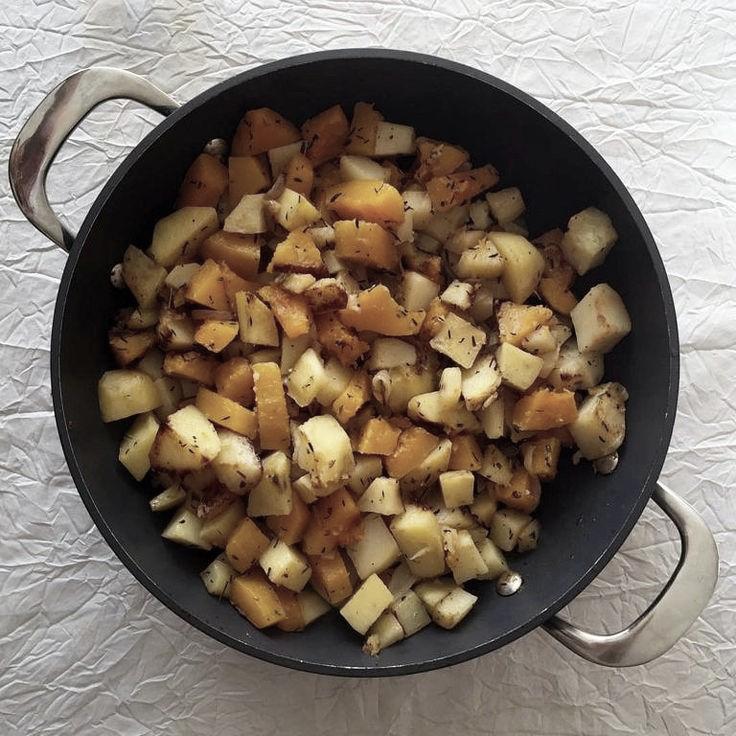 Découvrez comment préparer une délicieuse poêlée de panais : Recette facile